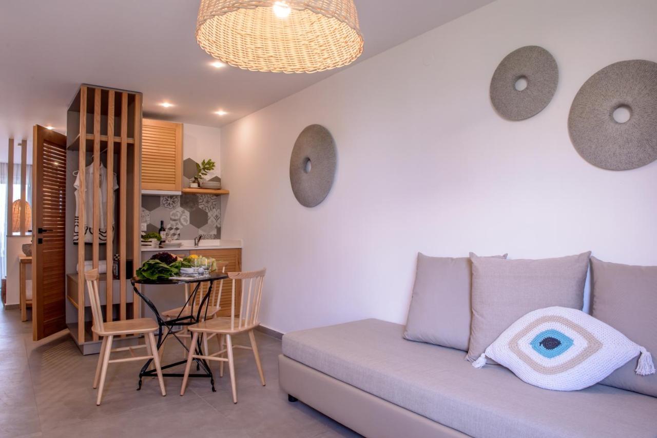 Laia Seafront Luxury Apartments 阿齐亚·佩拉加 外观 照片